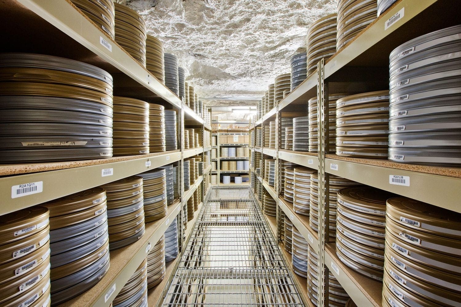 Industrial Space for Lease - SubTropolis - perfect for e-commerce, pharmaceutical, animal health, record storage and food storage operations